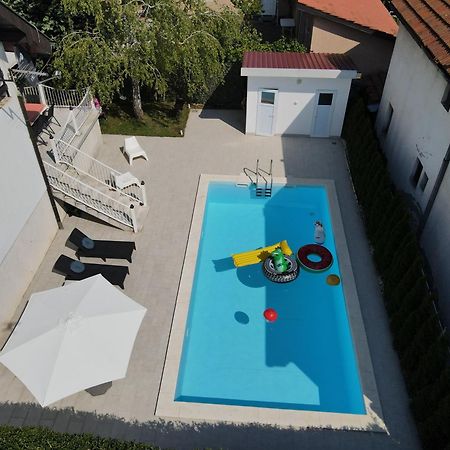 Villa Mina Kladovo, 5-Bedroom Villa With Pool For Up To 12 People Екстериор снимка