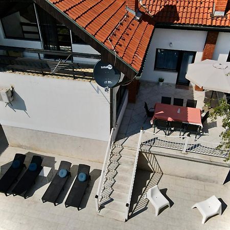 Villa Mina Kladovo, 5-Bedroom Villa With Pool For Up To 12 People Екстериор снимка
