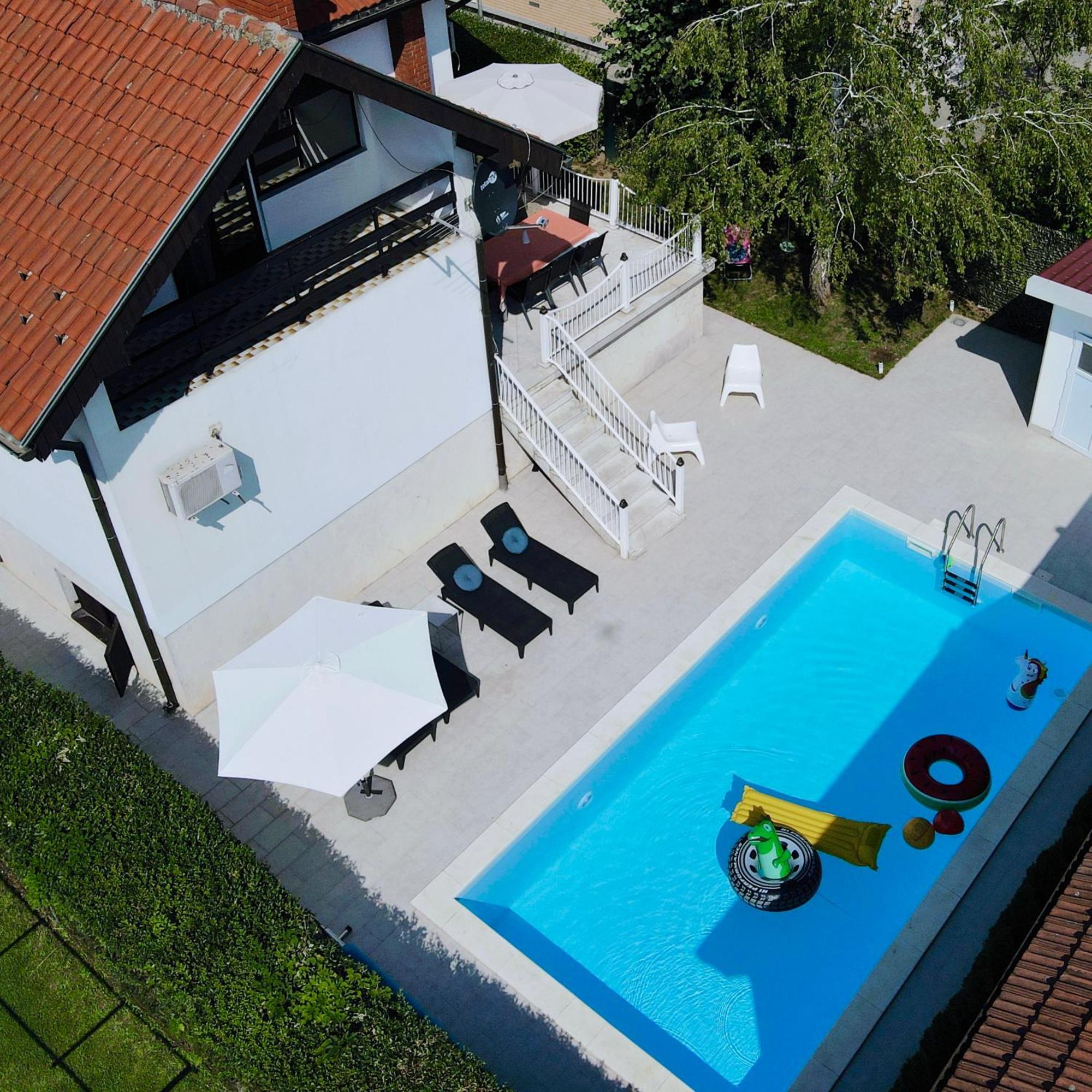 Villa Mina Kladovo, 5-Bedroom Villa With Pool For Up To 12 People Екстериор снимка